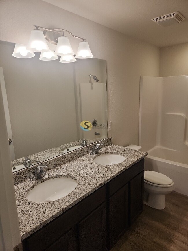 Foto del edificio - Beautiful one year old 4BR/2BA Home Coming...