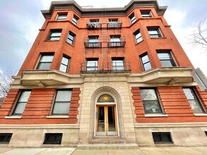 Building Photo - 2801 N Seminary Ave