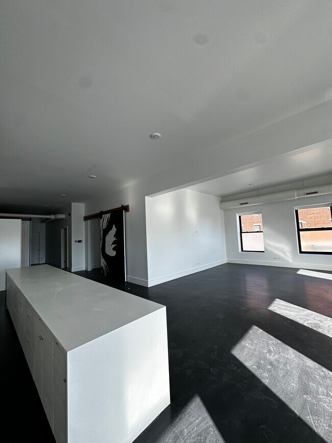 Foto del edificio - 2500 W Chicago Ave