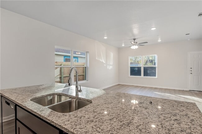 Building Photo - 601 W 24th St