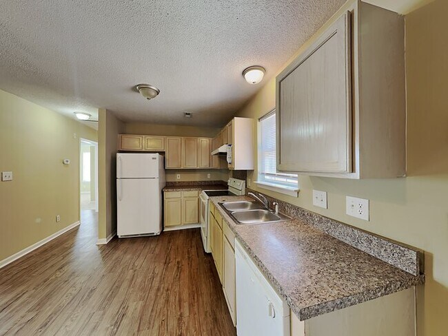 Foto del edificio - Free Rent If Move In by October 31, 2023!!