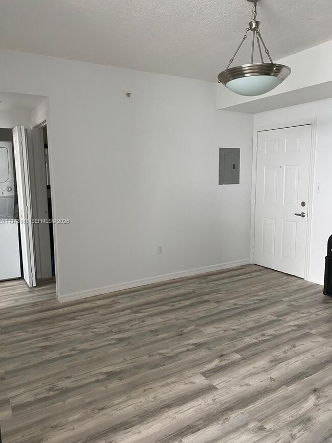 Foto del edificio - 275 NE 18th St