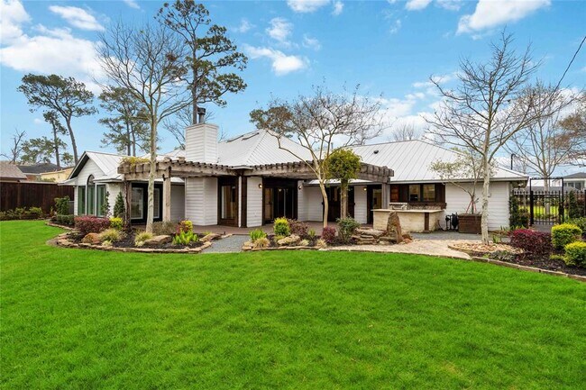 Foto del edificio - 4031 Fernwood Dr