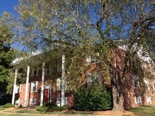 Building Photo - Park Crest Manor