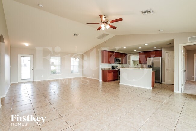 Building Photo - 2026 NW 10th Ave