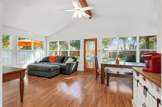 Foto del edificio - 1507 Wildwood Dr