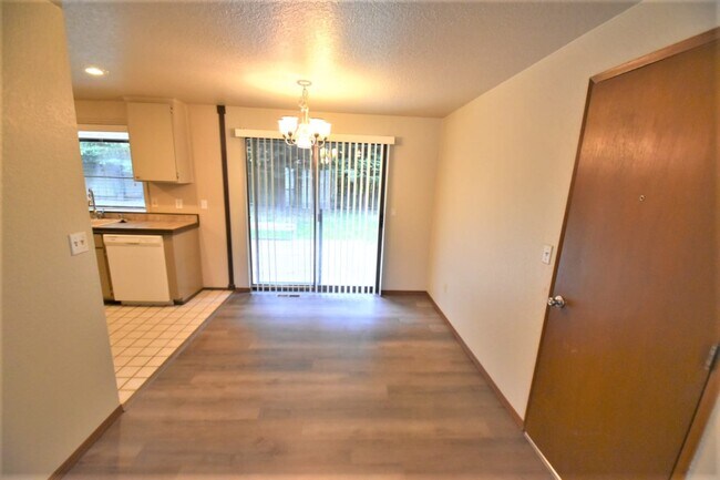 Foto del edificio - 20628 36th Ave W