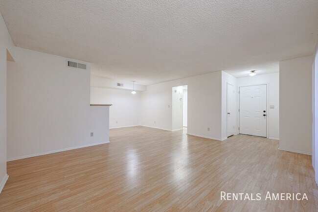 Foto del edificio - 4608 W Maryland Ave