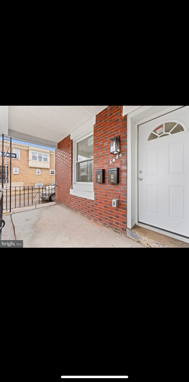 Foto del edificio - 5642 Matthews St