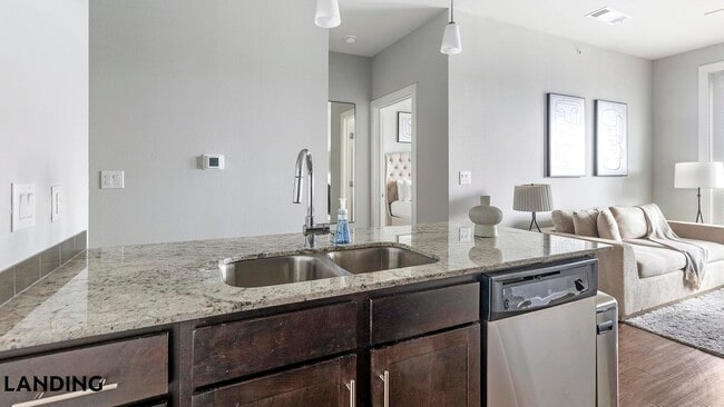 Building Photo - 4300 Cromwell Dr