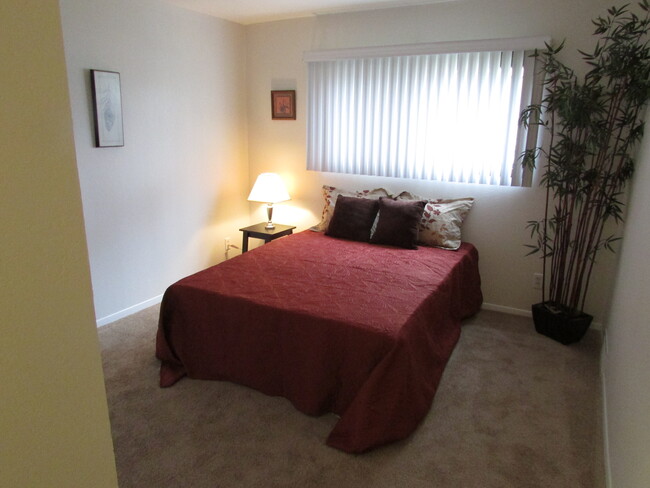 Bedroom - 6522 W Forest Home Ave