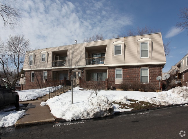 Building Photo - Heatherwood Apartments