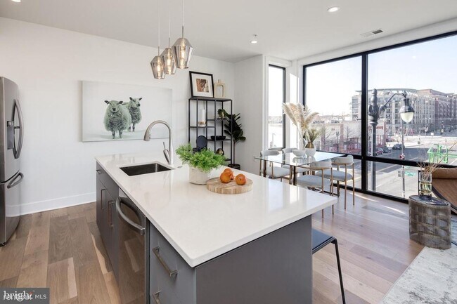 Foto del edificio - 2 br, 2 bath Condo - 3619 Georgia Ave NW