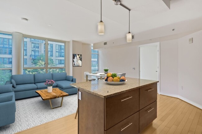 Building Photo - Modern 2br/2ba at Navy Yard
