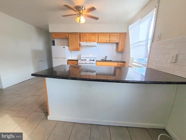 Foto del edificio - 2749 Levick St