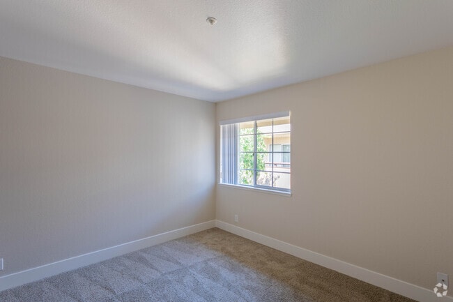 2BR, 2BA - 923SF - Bentley Place