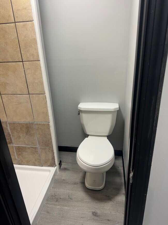 Foto del edificio - 409 Clayton St