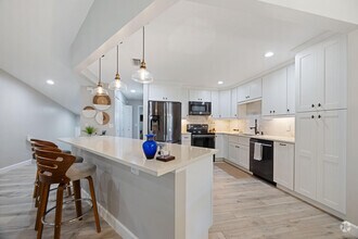 Building Photo - 5710 Coach House Cir