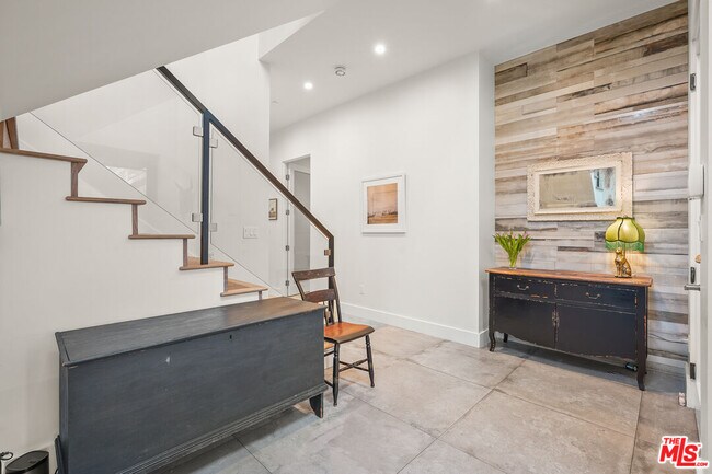Foto del edificio - 924 Vernon Ave
