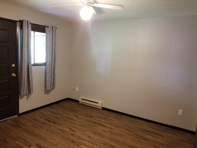 Back Bedroom - 516 E 25th St