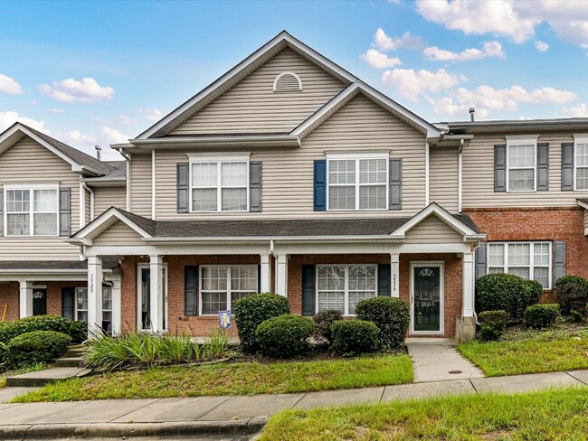 Photo - Spacious Townhome!