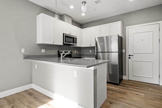 Building Photo - 3 Burke Ln