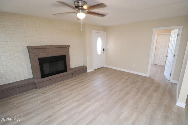 Building Photo - 536 Bataan Cir
