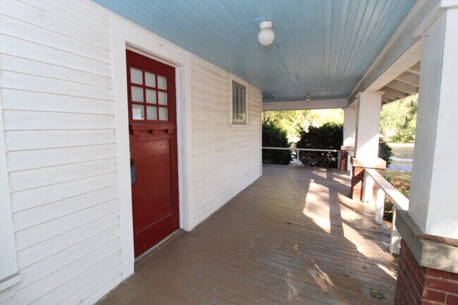 Building Photo - 2510 W Wedington Dr