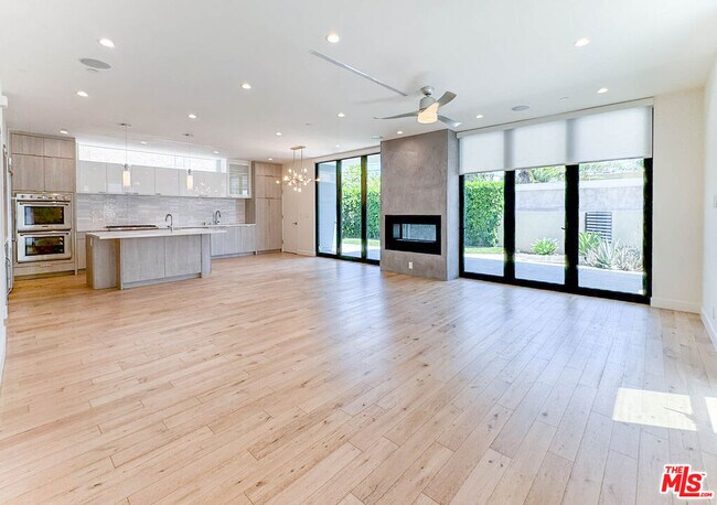 Foto del edificio - 1028 Mansfield Ave