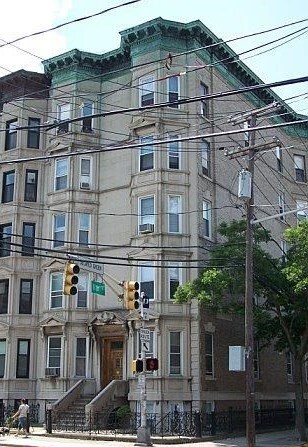 Foto principal - 1032 Hudson St
