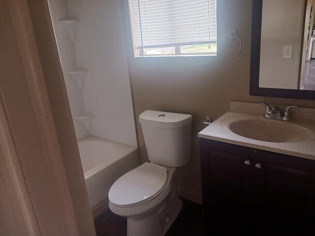 Foto del edificio - 5427 Arrowhead Dr