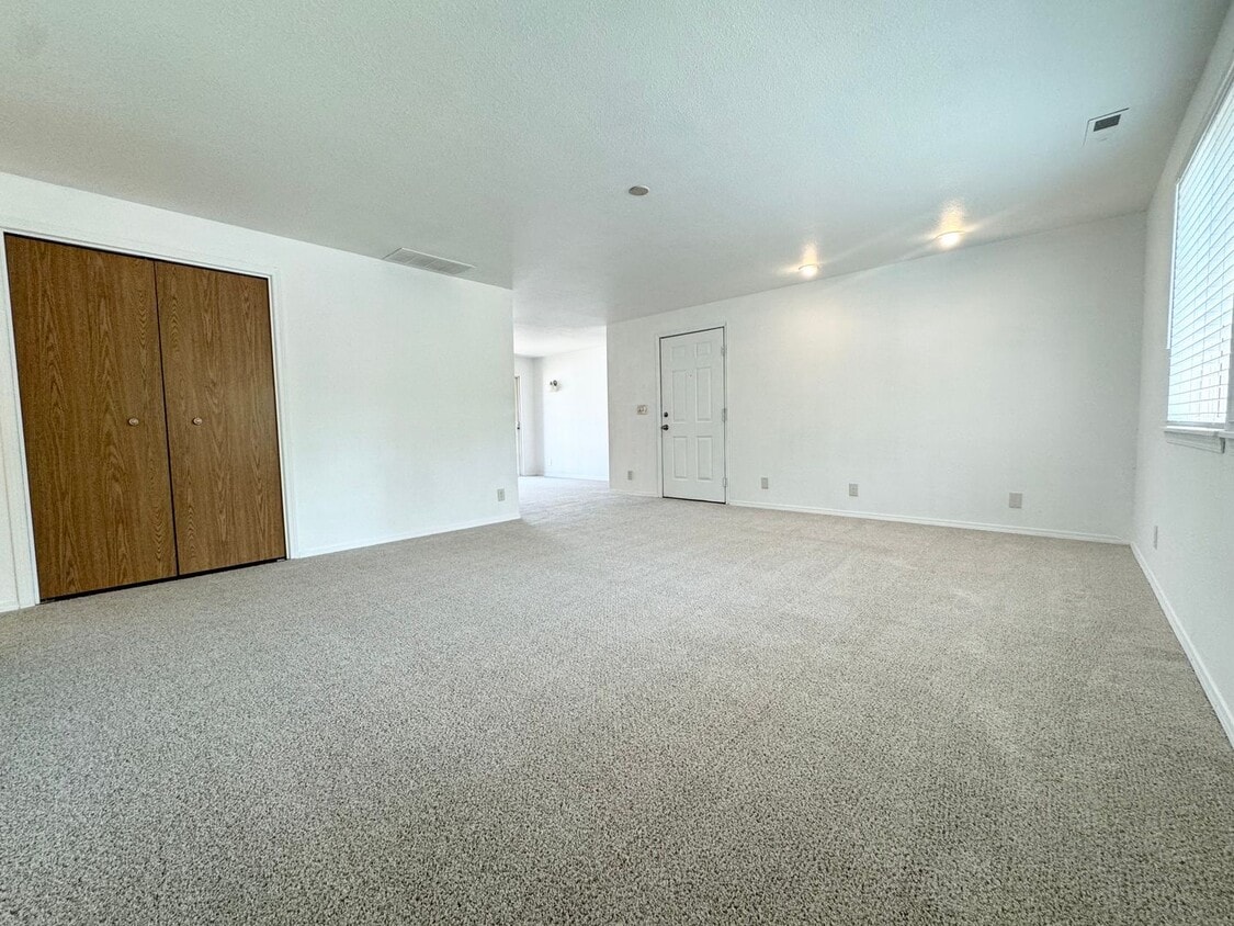 Primary Photo - 2bd/1b Apartment, Boise Bench-Close to Eve...