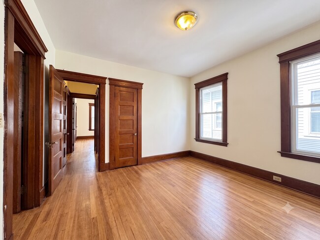 Foto del edificio - 126 Mansfield St