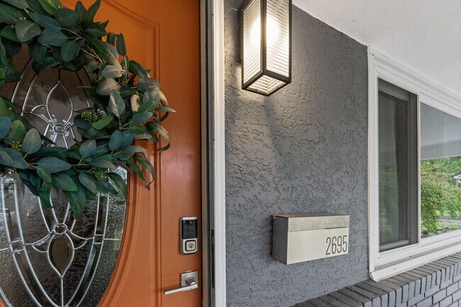 Foto del edificio - Fully Furnished! Stunning UA Ranch with 3 ...