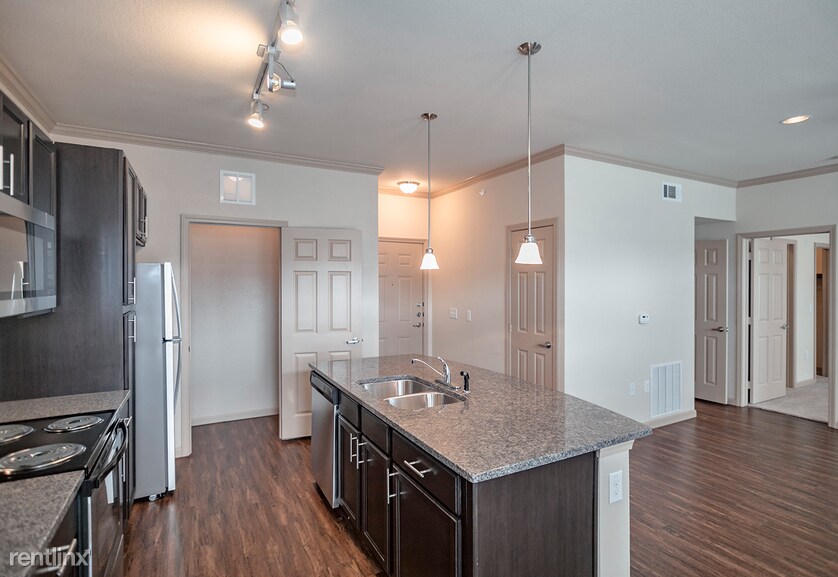 Primary Photo - 3 br, 2 bath Flat - 3750 National Pkwy 1,389