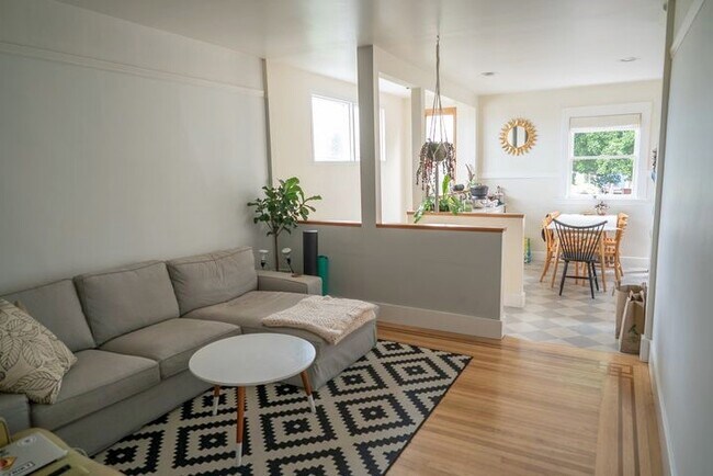 Building Photo - 239 Cotter Street