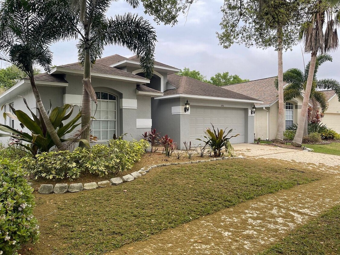Primary Photo - Lake St Charles Home for rent