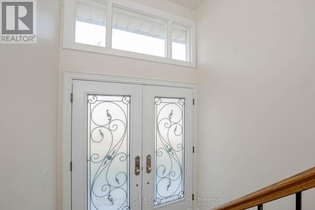 Building Photo - 215 Jeffcoat Dr