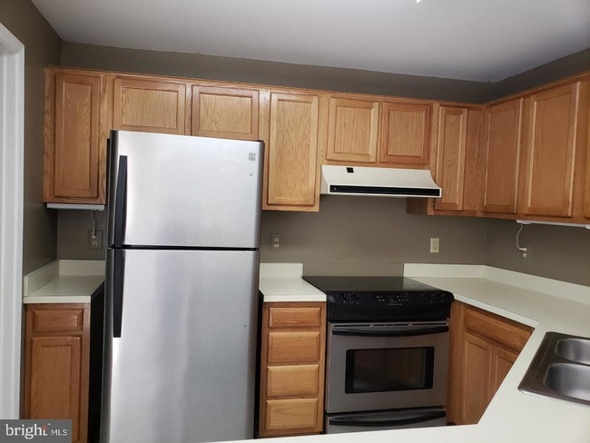 Building Photo - 758A Cedar Crest Dr