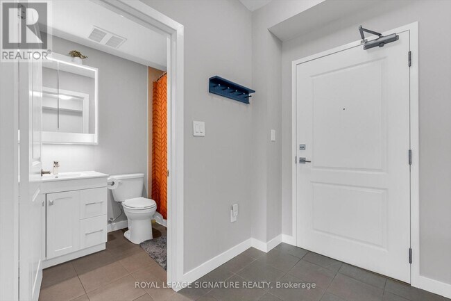 Building Photo - 101 Shoreview Pl