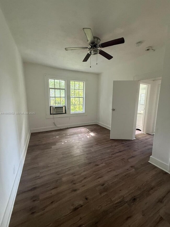 Foto del edificio - 236 NE 28th St