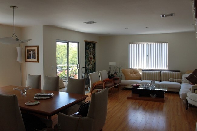 Foto del edificio - 613 E Verdugo Ave