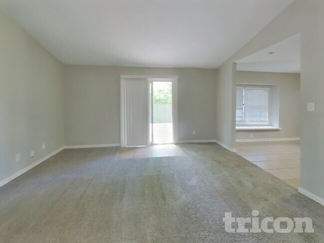 Building Photo - 405 Magnolia Dr
