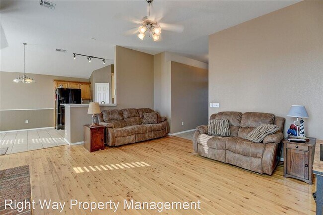 Building Photo - 2216 SW 141st Pl