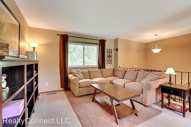 Building Photo - 10564 Maple Valley Dr