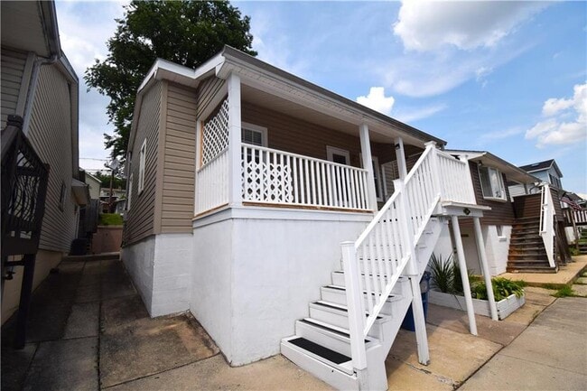 Building Photo - 803 Princeton Ave