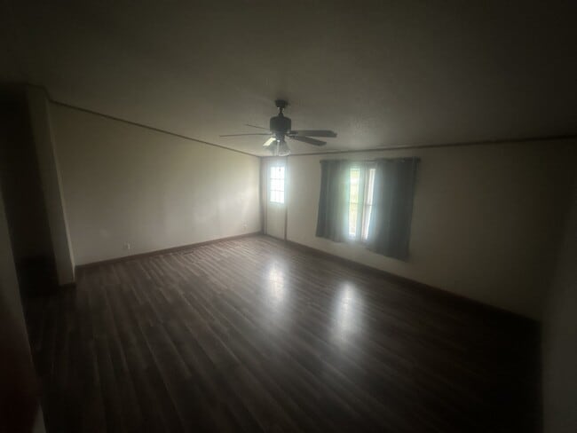 Building Photo - 862 OH-93