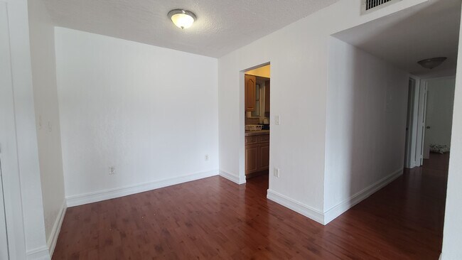 Building Photo - 444 SW 4th St