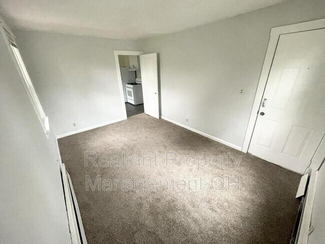 Foto del edificio - 240 N Wayne Ave
