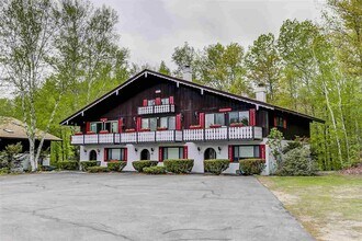 Building Photo - 44 Linderhof Golf Course Rd